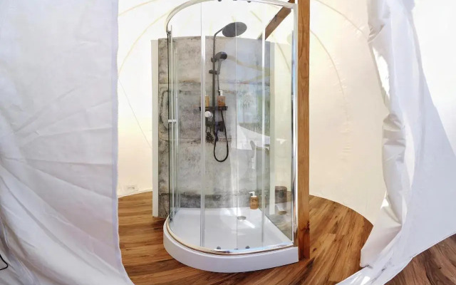 Green Land Bubble Glamping