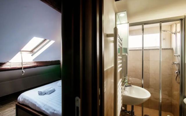 JOIVY Stylish Flat, 5-Minute Metro Trip To Centre