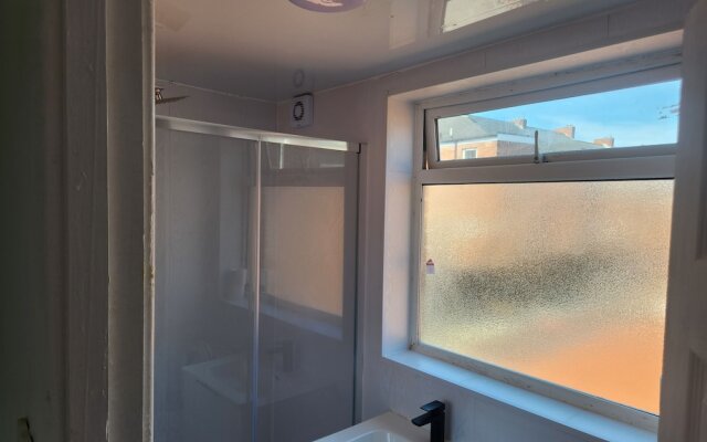 Inviting 3-bed House in Newcastle Upon Tyne