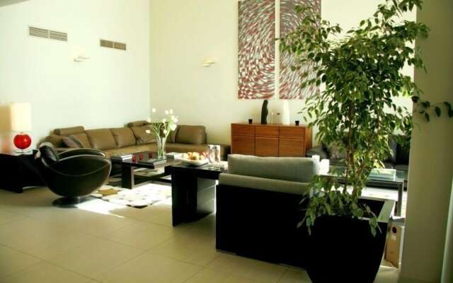 Sealoft Villas