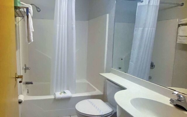 Motel 6 McAlester, OK - South