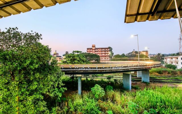 OYO 23035 Srinivas Residency