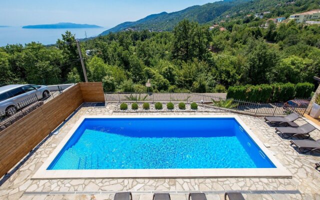 Awesome Home in Veprinac With 4 Bedrooms, Wifi and Outdoor Swimming Pool