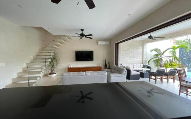 Luxury House Tomanoa - 10pers - 4rooms - Pool - HotJacuzzi - Speed Wifi -waterfall