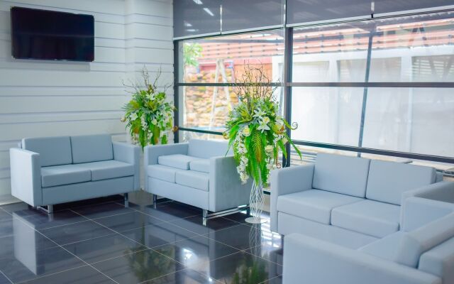Thanburi Hotel