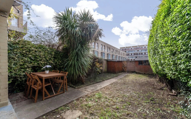 2 Bed Flat with Garden in Canonbury
