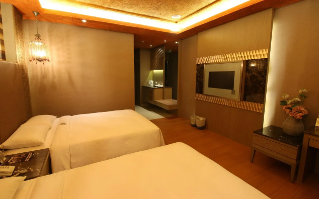 R7 Eco Hotel