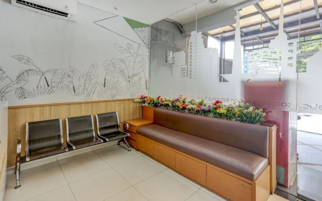 Wisma Kebon Kacang 9 by OYO Rooms