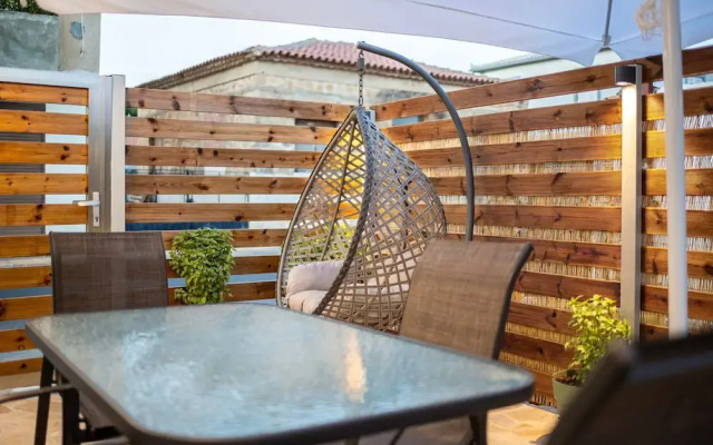Filiatra Welcoming Hideaway - A Cozy Urban Escape