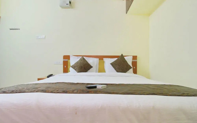 OYO 10792 Vishwa Heights