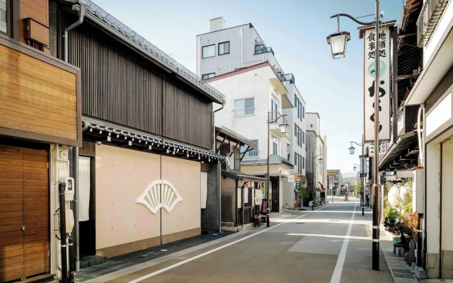 Hanasatomachi Machiya House