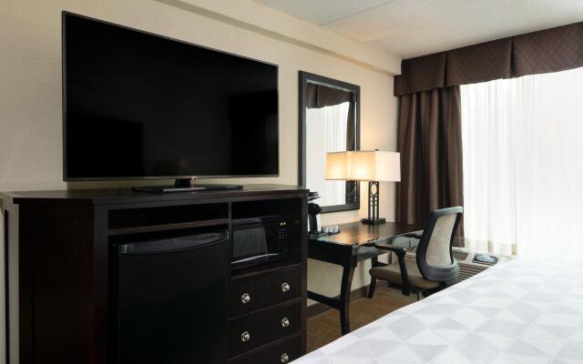 Holiday Inn Hotel & Suites Charleston West, an IHG Hotel