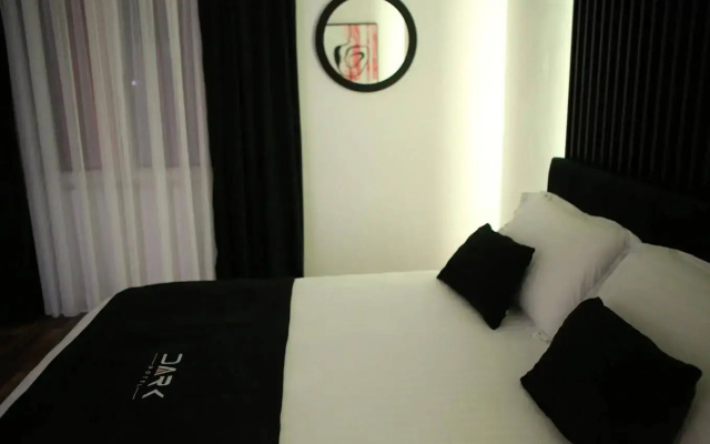 Dark Boutique Hotel