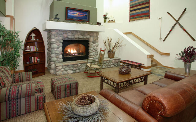 Squaw Valley Lodge