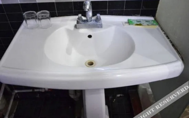 Tangyin Jinding Express Hotel
