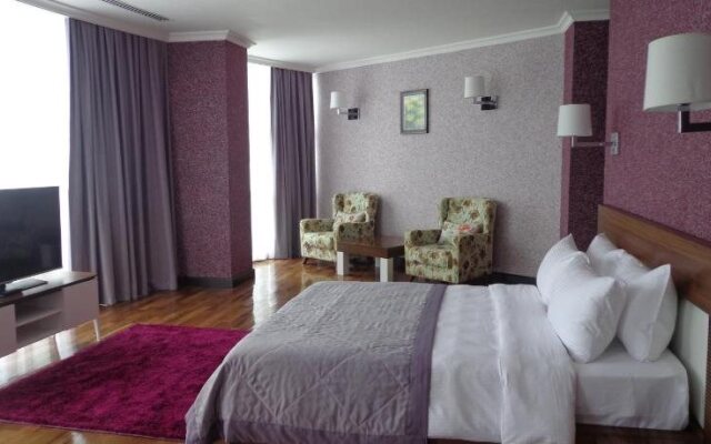 Agsaray Deluxe Hotel