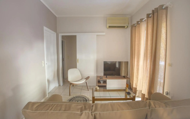 Francis Getaway in Pireaus