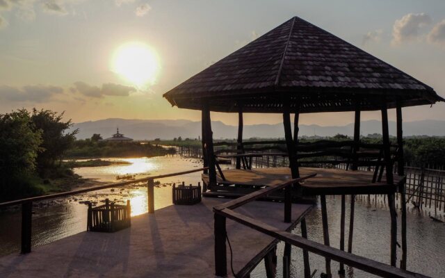 Shwe Inn Tha Floating Resort Hotel
