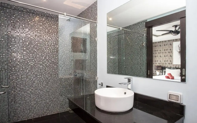 Seaview Pool Villa Dragon D in Tropics