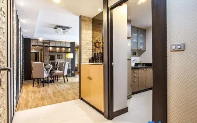 Luxurious 2-Bedroom Condo in Central Bangkok with Gym and Swimming Pool Room 2A