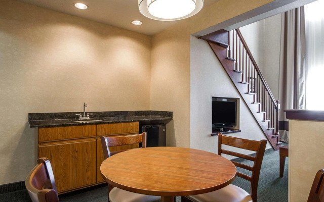 Comfort Suites Appleton Airport