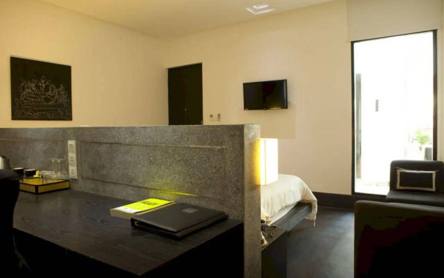 H Hotel Cambodia