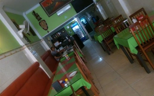 Vanakkam India Restaurant & Guesthouse