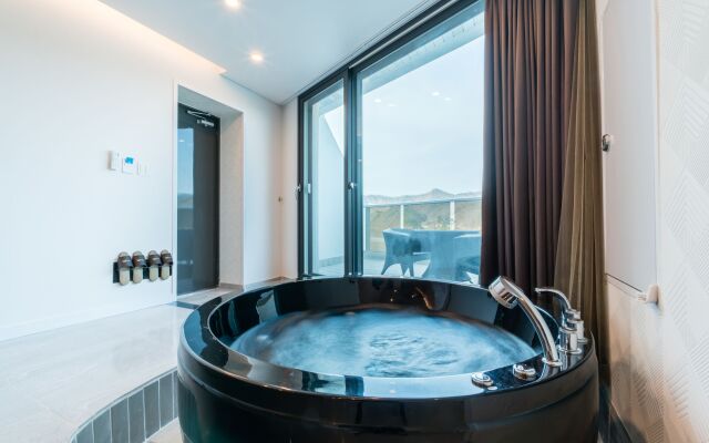 W Jiwoo Resort