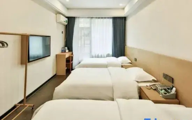 Pinjia Hotel (Yichun No.1 High School Second People's Hospital)