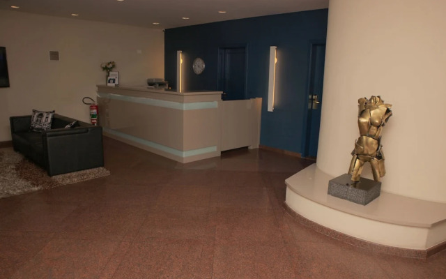 London Class Suites