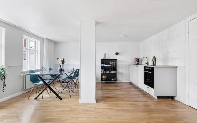 Downtown Baldursbrá Holiday Home