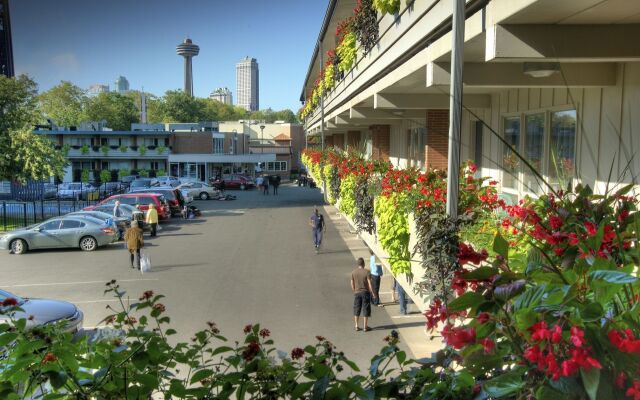 Travelodge by Wyndham Niagara Falls at the Falls