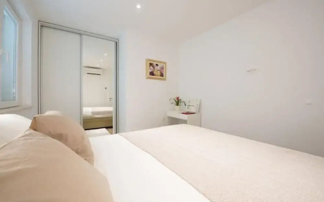 Apartments Horizon - One-bedroom Apartment With Balcony and Sea View