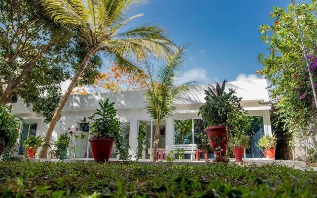 Saly International House