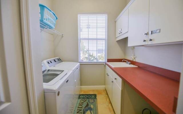 Dolphin House Apartment 3