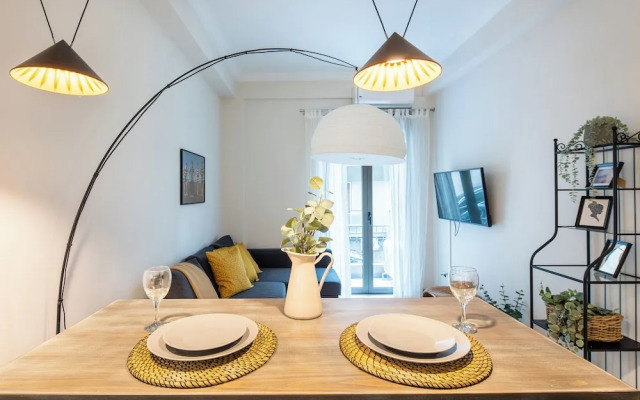The Beatles 2-BR Apartment in Athens