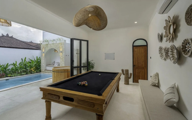 Casa Amor by GORO