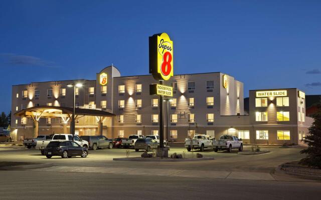 Home Inn and Suites Lloydminster