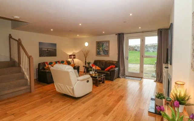 Barn End, 9 Stad Clynnog