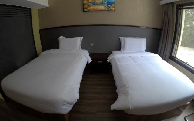 Swiss Lenana Mount Hotel