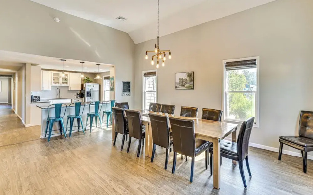 Walk to Academy: Lake Max Family Penthouse