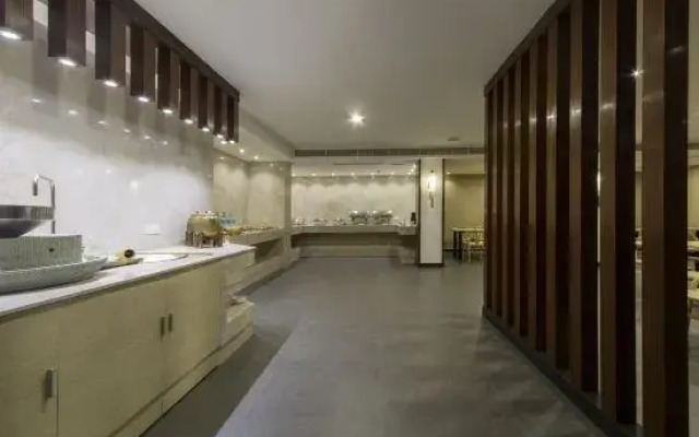 Elan Hotel (Yuyao Xinjian North Road)