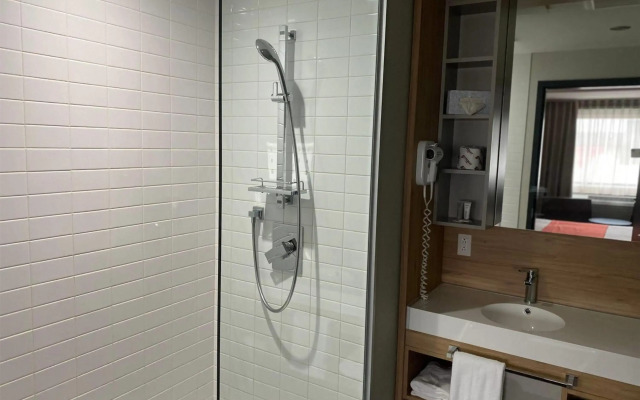 Ramada by Wyndham Laval