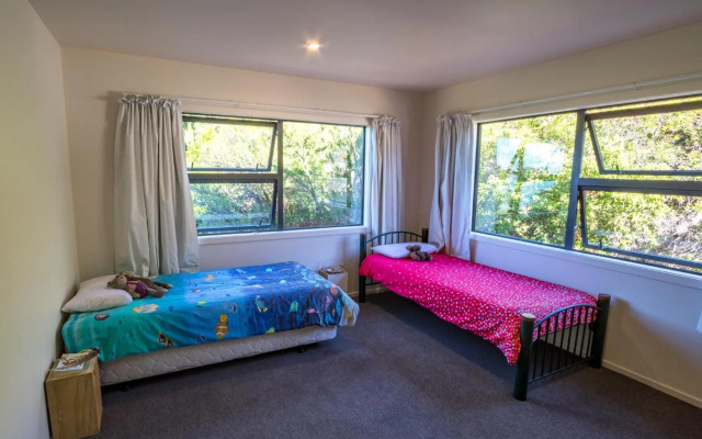 Tapu Bay Treasure - Kaiteriteri Holiday Home