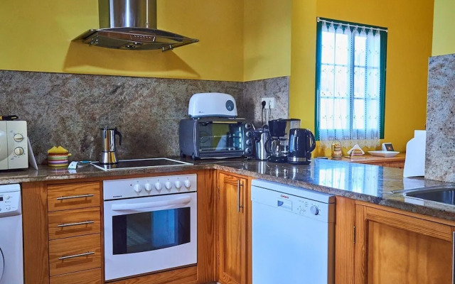 Holiday Home in La Oliva Fuerteventura With Swimming Pool