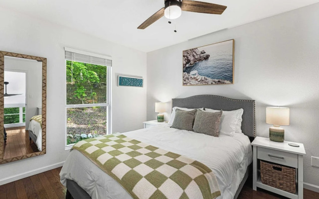 Treehouse LOZ Seclusion for 6!