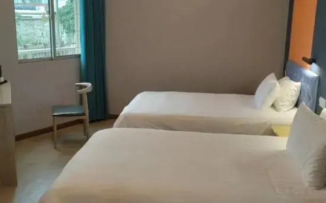 Golden Seasons Hotel (Shanghai Jinshan Zhuxing Branch)