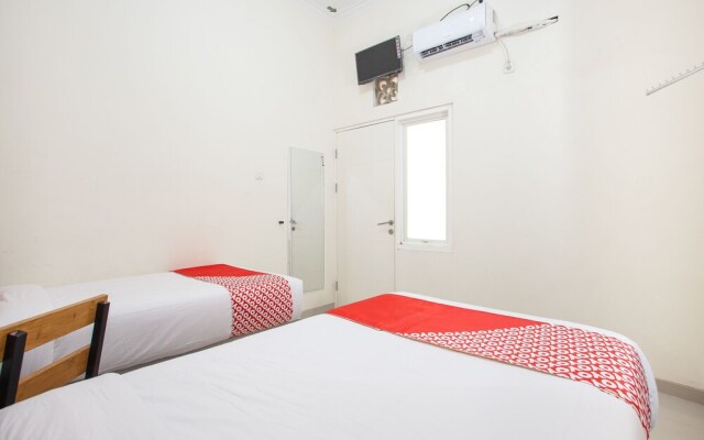 Linn's Family Residence by OYO Rooms