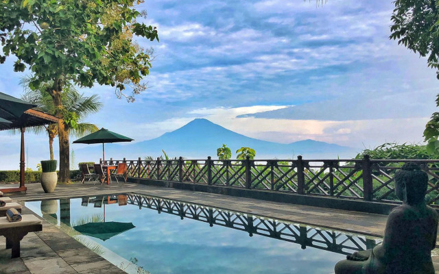 Villa Borobudur Resort