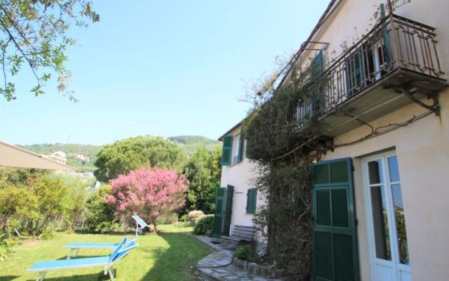 House Amalia Chiavari